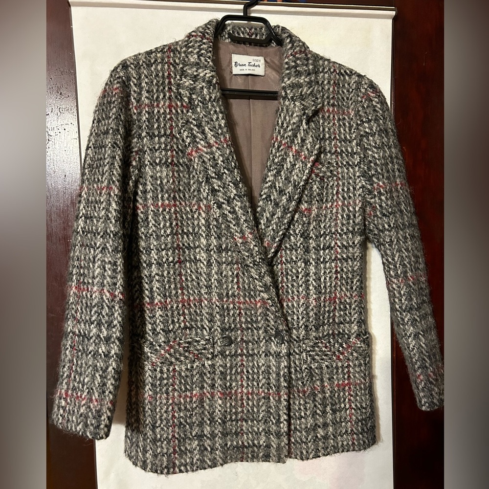 Vintage Brian Tucker pure new wool blazer, Sz 6, made in Ireland